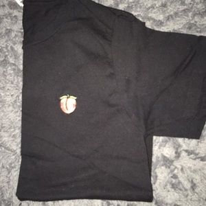 Black peach tee🎾